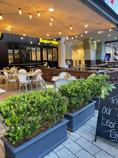 Guzman y Gomez - MacArthur Square