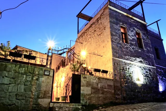 Monte Cappa Cave House