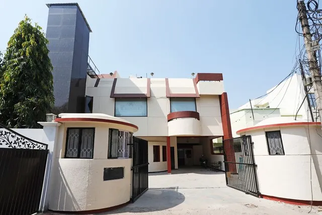 Flagship Hotel Executive Butler Colony Near Gomti Riverfront Park