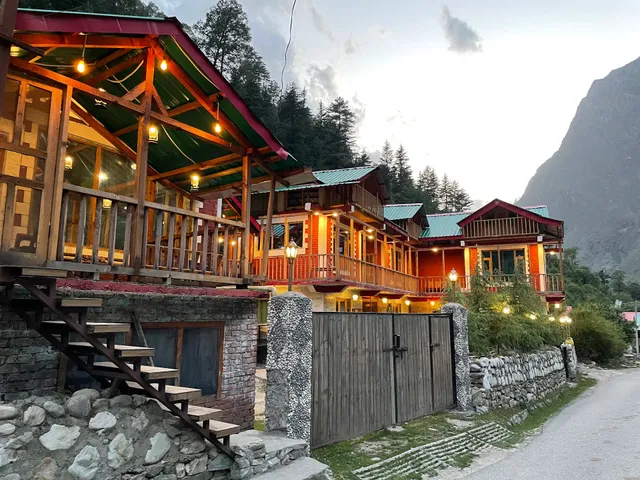 VIRMAN HILLSIDE RESORT TIRTHAN VALLEY