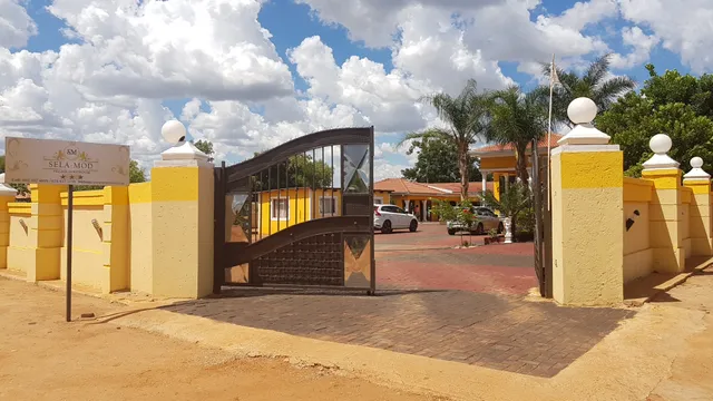 SelaMod Village Guest House