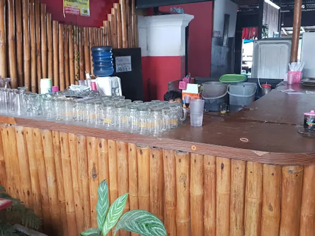 Lesehan Lembah Rolak