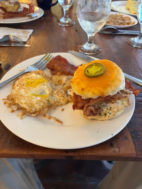 Brekkies Breakfast Cafe and Bakery