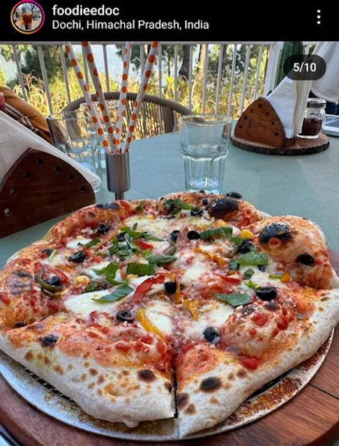 The AMIGOS Experience Pizzeria🍕| Best Restaurant in Kasauli💯 | Speciality ☕ & all day dining🍝