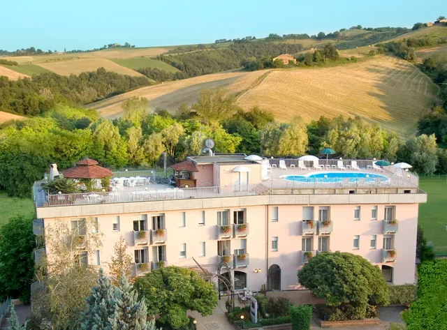 Hotel Sporting - Bike Hotel con centro benessere e piscina panoramica