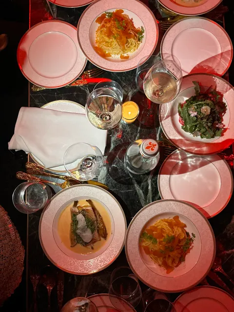 Puzzle - Restaurant & Club