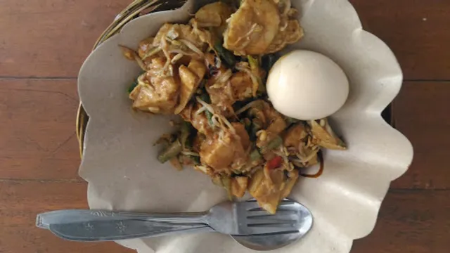 Warung Rujak Pedas Missya
