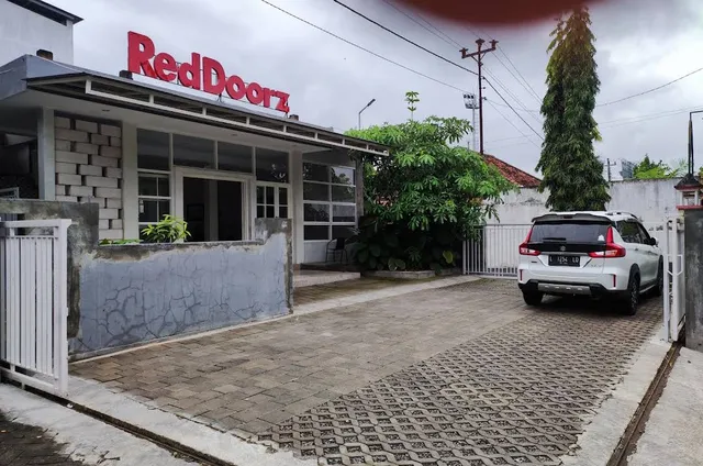 RedDoorz near Stadion Kridosono Blora