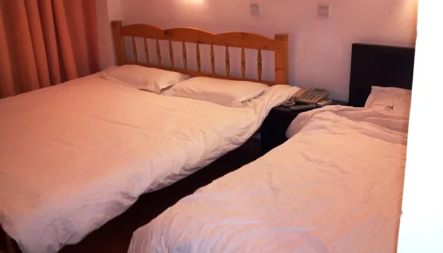 Blue Mountain HongQiao Youth Hostel