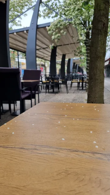 Aleja Restaurant & Coffee