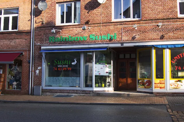 Rainbow Sushi v/Thi Trinh