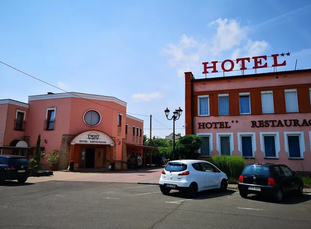 Hotel Restauracja "TWIST"