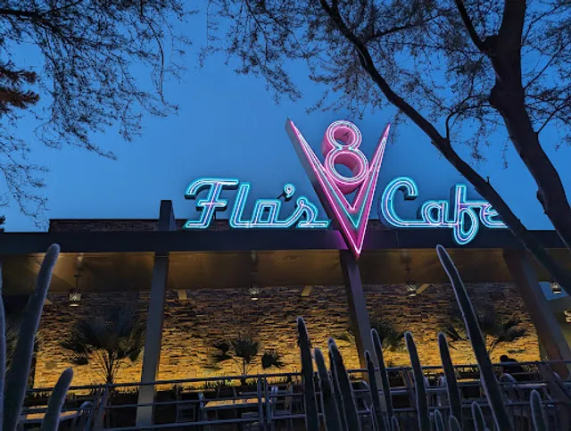 Flo's V8 Cafe
