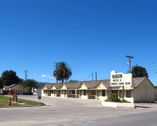 Queen Motel