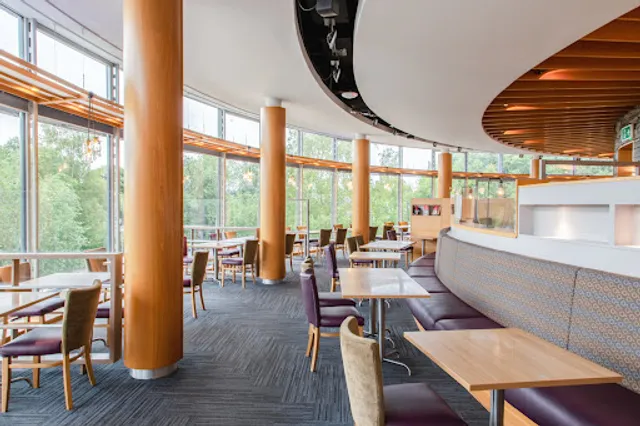 The Café at Lakeland