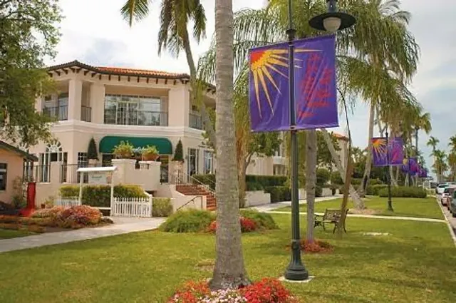 The NaplesRealEstate.com Team - Harris | Peppe | Wells