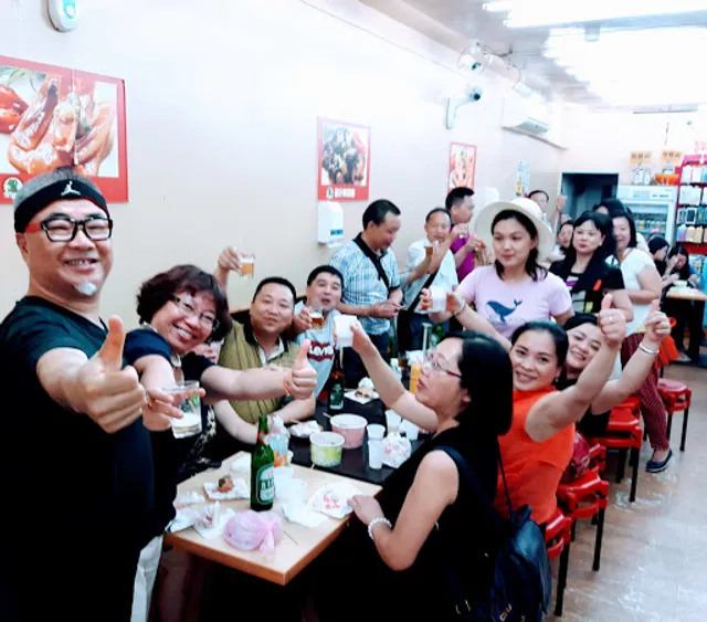 侏儸紀醬汁魷魚、啤酒螺專賣店