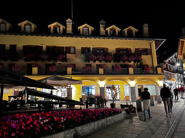 Mario il Pasticcere, dei F.lli Panazzi Giuseppe e Maura & C.