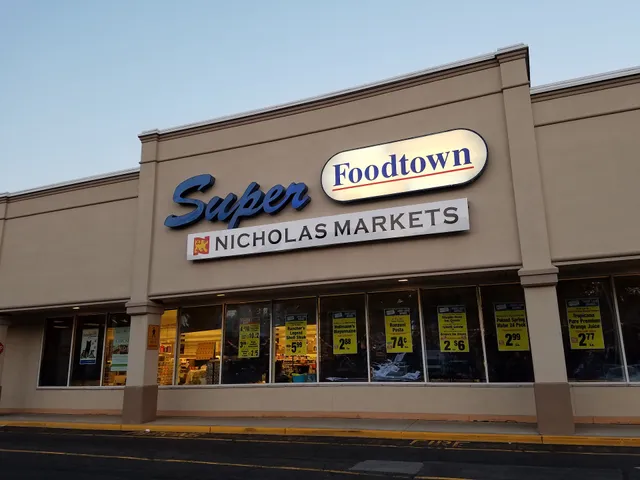 The Fresh Grocer of Pascack Rd.