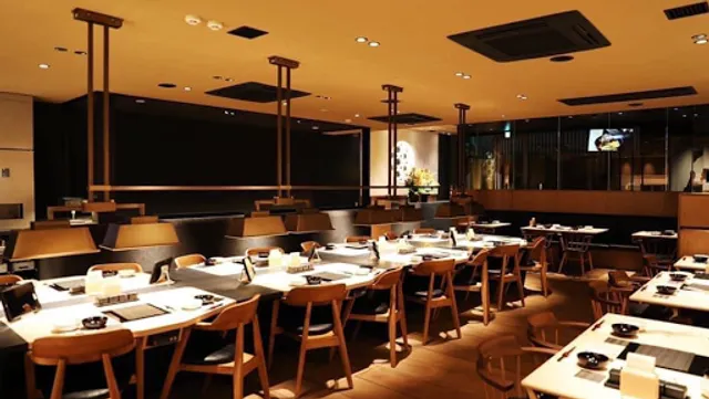 Momo Paradise Shinjuku Higashi-guchi