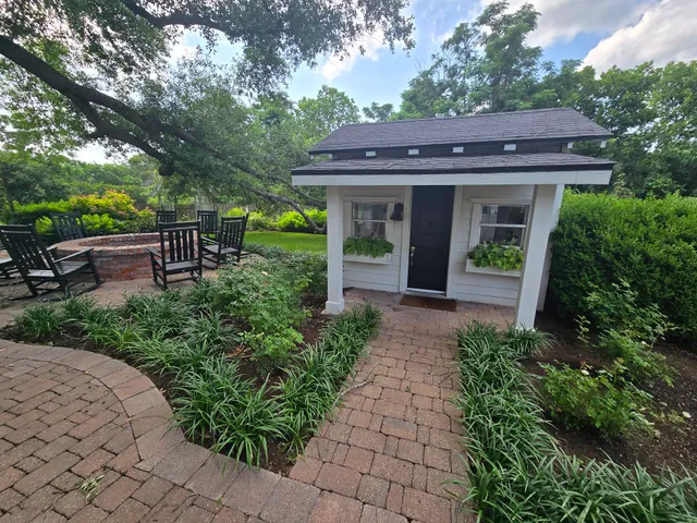 Hillcrest Estate - Magnolia