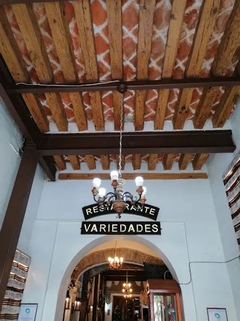 Salón - Restaurante Variedades