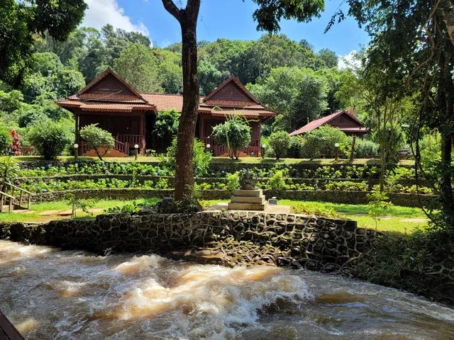 Oromis Guest House and Restaurant