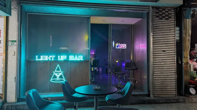 燈亮有酒 Light Up Bar-西門酒吧推薦｜特色酒吧｜平價酒吧｜萬華酒吧