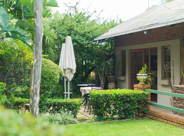 Amper Bo Guest House