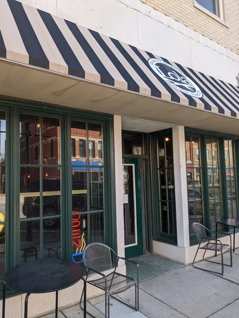 Lola - An American Bistro