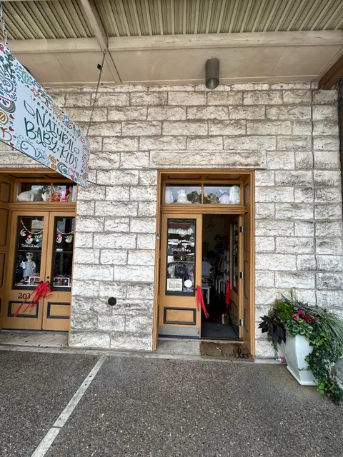 Fredericksburg Natural Baby + Kids