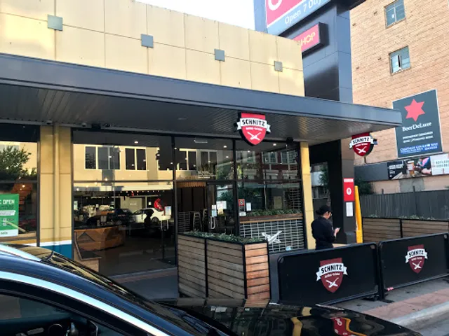 Schnitz West End Plaza