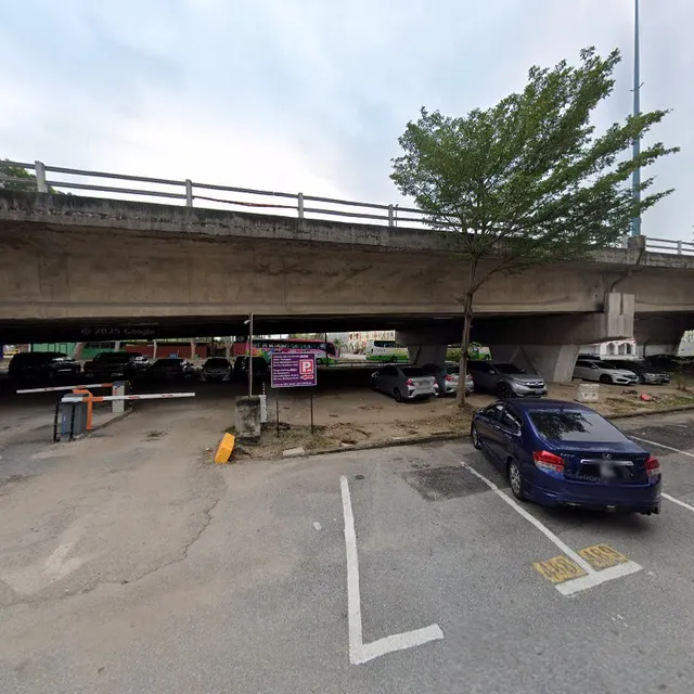 SPOT ON 90477 Hotel Kl2fighter