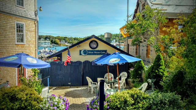 Blue Moon Café