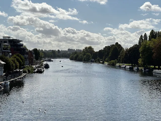 Riverside Walk Kingston