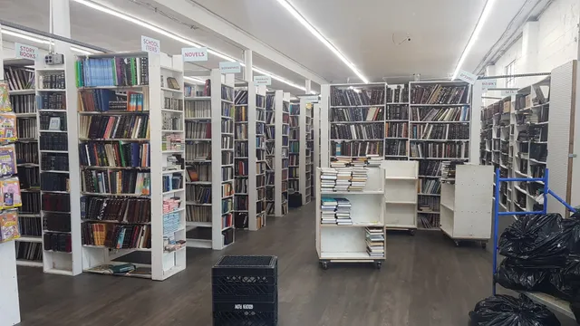 Capitol Seforim South ספרים משומשים