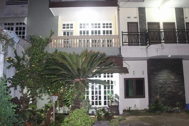RUMAH LANDEE Homestay & Barbershop