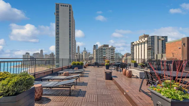 1350-1360 Lake Shore Drive