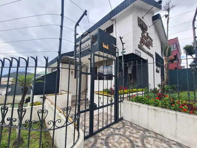 Hotel & Suites Gonzalez Suarez