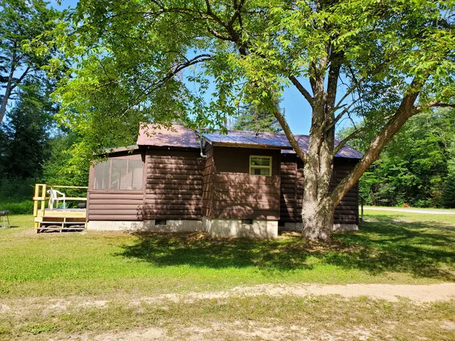 Hiawatha Cabins, LLC