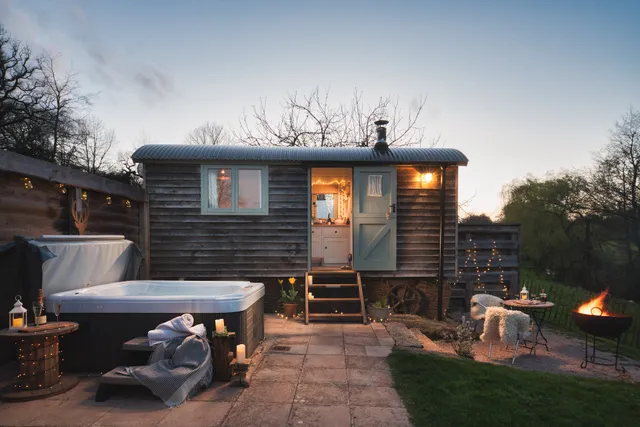 Devon Heaven Hideaways - Glamping near Exeter with Hot Tubs