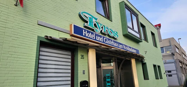 Hotel Tyros am Weidendamm