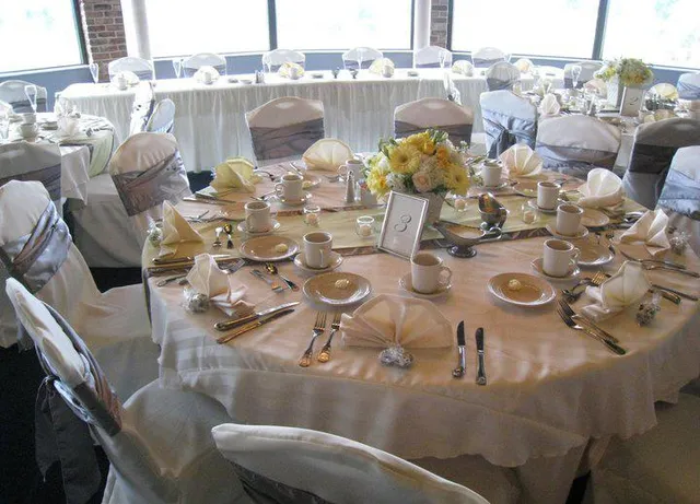 Spike Bar & Grill at Chestnut Ridge