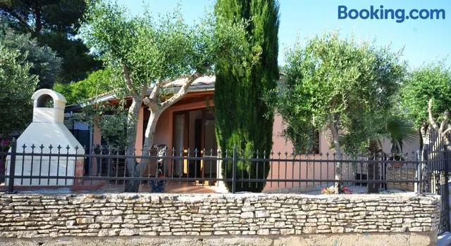 Apartments Kiki Banjole