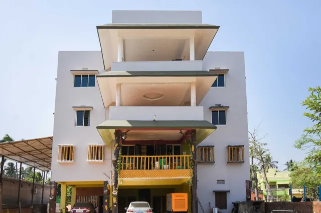 OYO Flagship 76044 Layeeree Resort