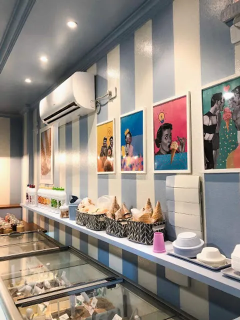 Gelatom Sorvetes Artesanais e Cafeteria