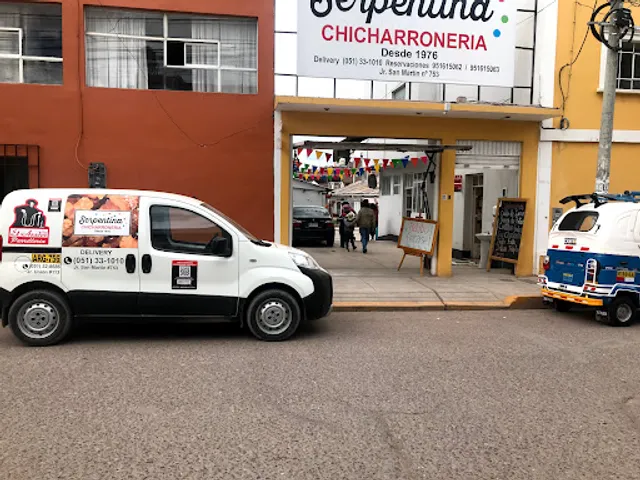 Serpentina Quinta - Chicharronería