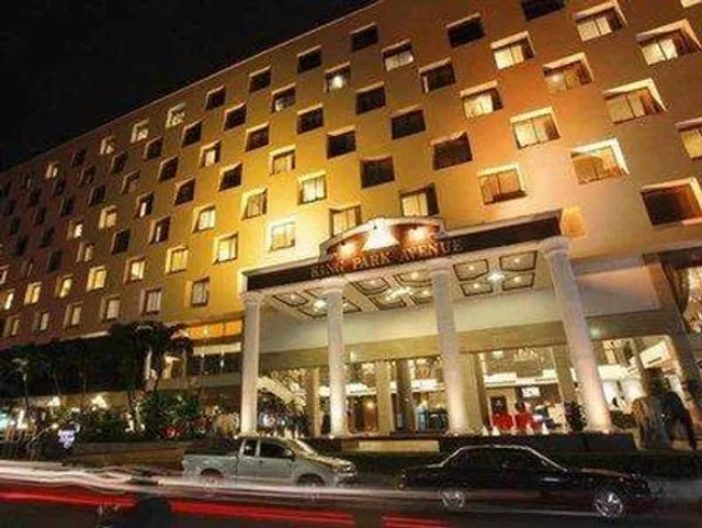 Cross Vibe Bangkok Srinakarin