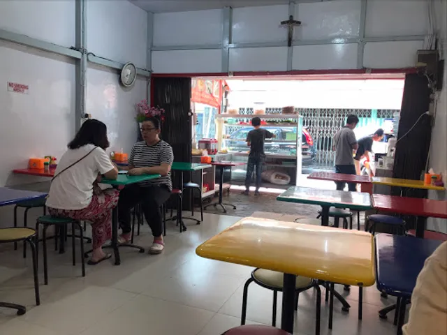 Nasi Kuning LiLis Gajahmada 18 Cabang Purnama