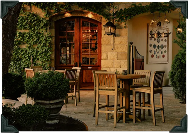 Pony Club Bar & Lounge